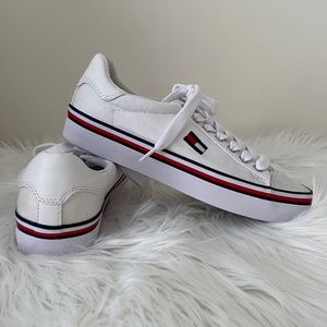 Tommy Hilfiger Lace-Up Sneakers